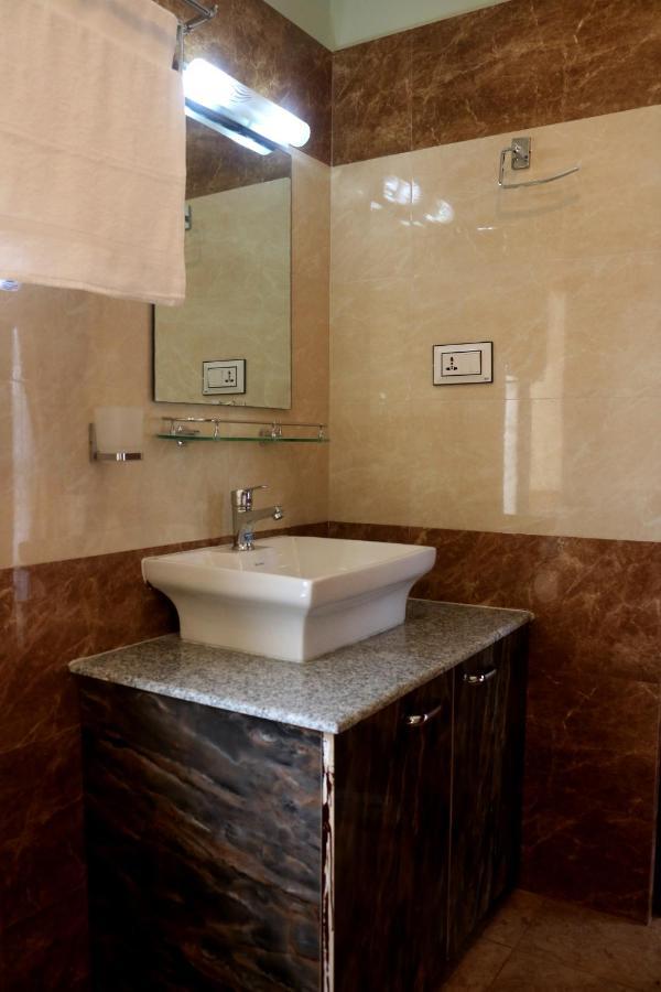Hotel Family Ties Pvt. Ltd. Katmandu Kültér fotó